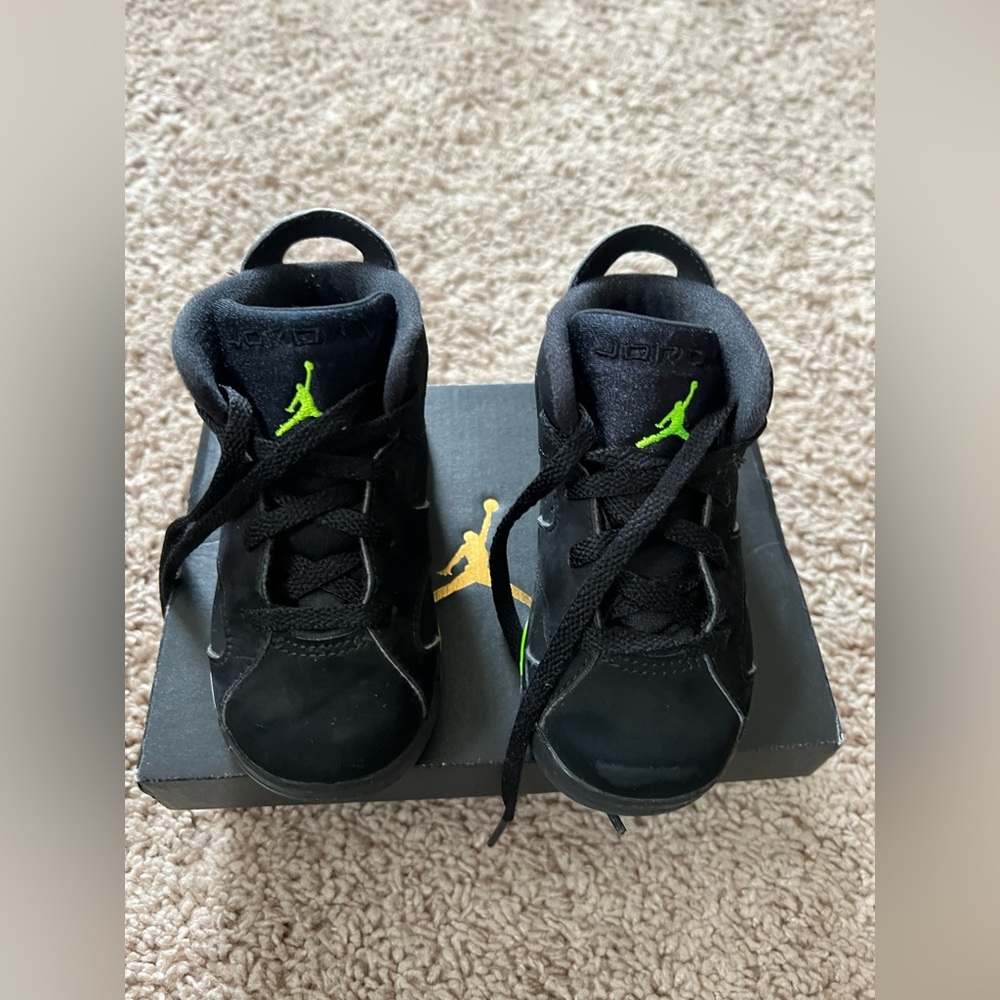 Air Jordan 6 Retro Electric Green- size 7c - Picture 5 of 7
